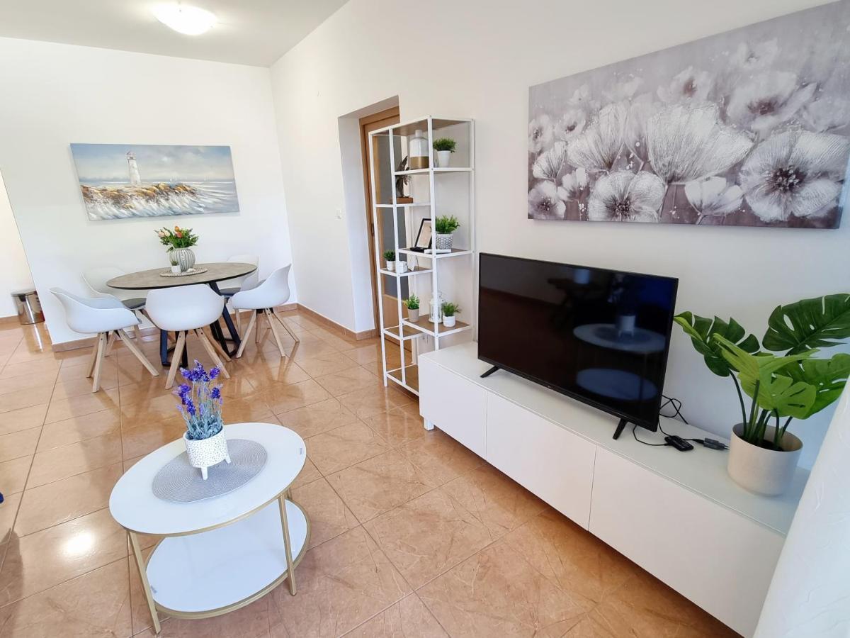 App Oleander Apartment Umag Exterior photo